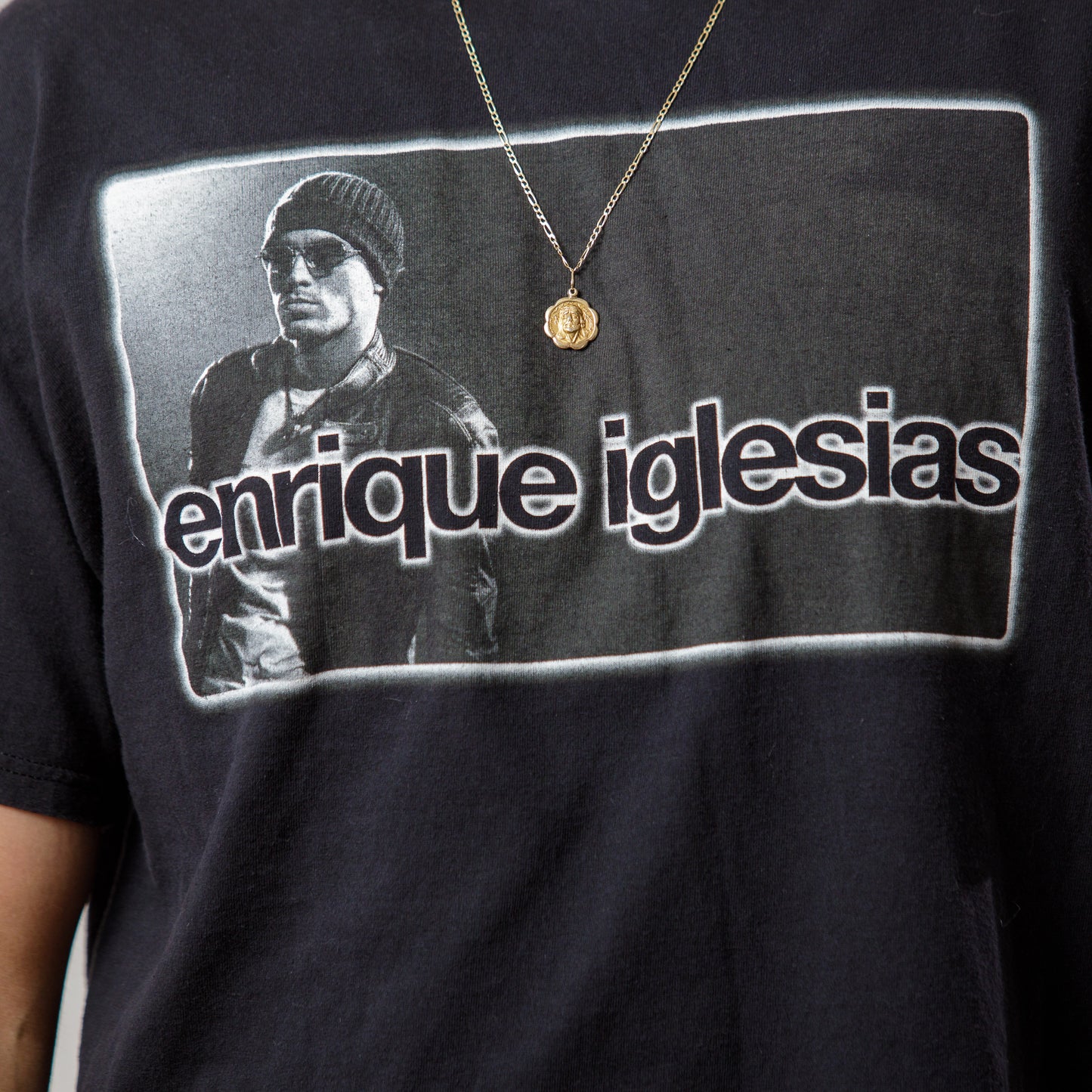 2002 Enrique Iglesias Don't Turn Off The Lights Tour Tee